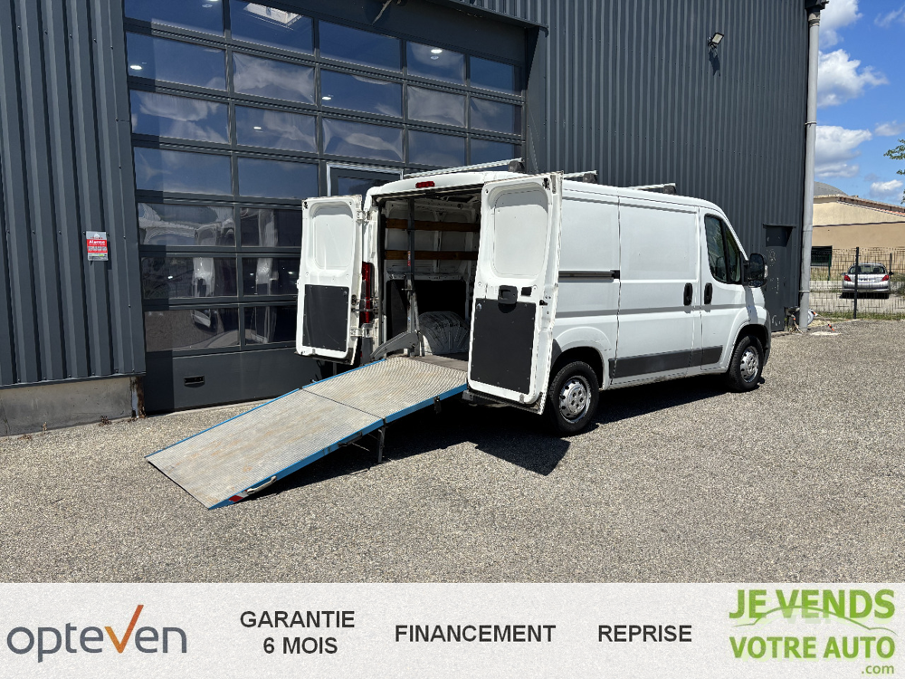  Fourgon 33 L1H1 2.2 HDi - rampe de chargement 2011 occasion 26200 Mont&eacute;limar