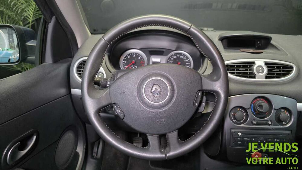 Clio 1.5 dCi 90ch Expression Clim eco&sup2; 5p 2012 occasion 77540 Rozay-en-Brie