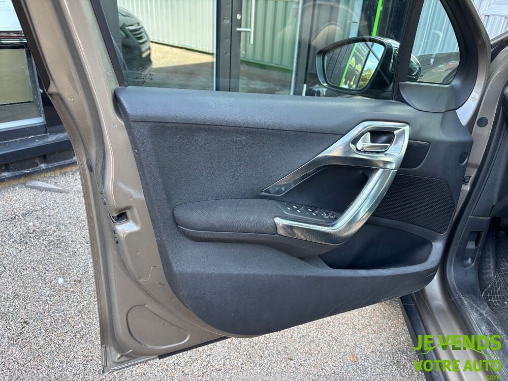 2008 1.2 PureTech 110ch Allure Distrib remplac&eacute;e 2015 occasion 89380 Appoigny