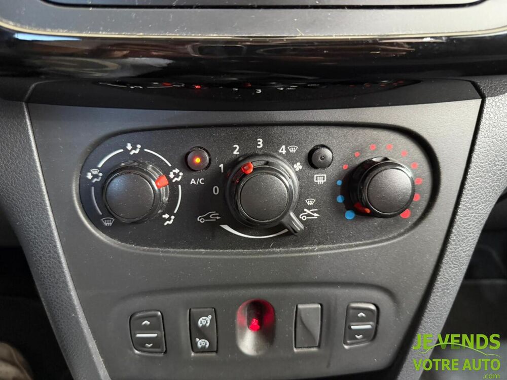 Sandero 0.9 TCe 90ch Stepway Ambiance Euro6 2016 occasion 26200 Mont&eacute;limar