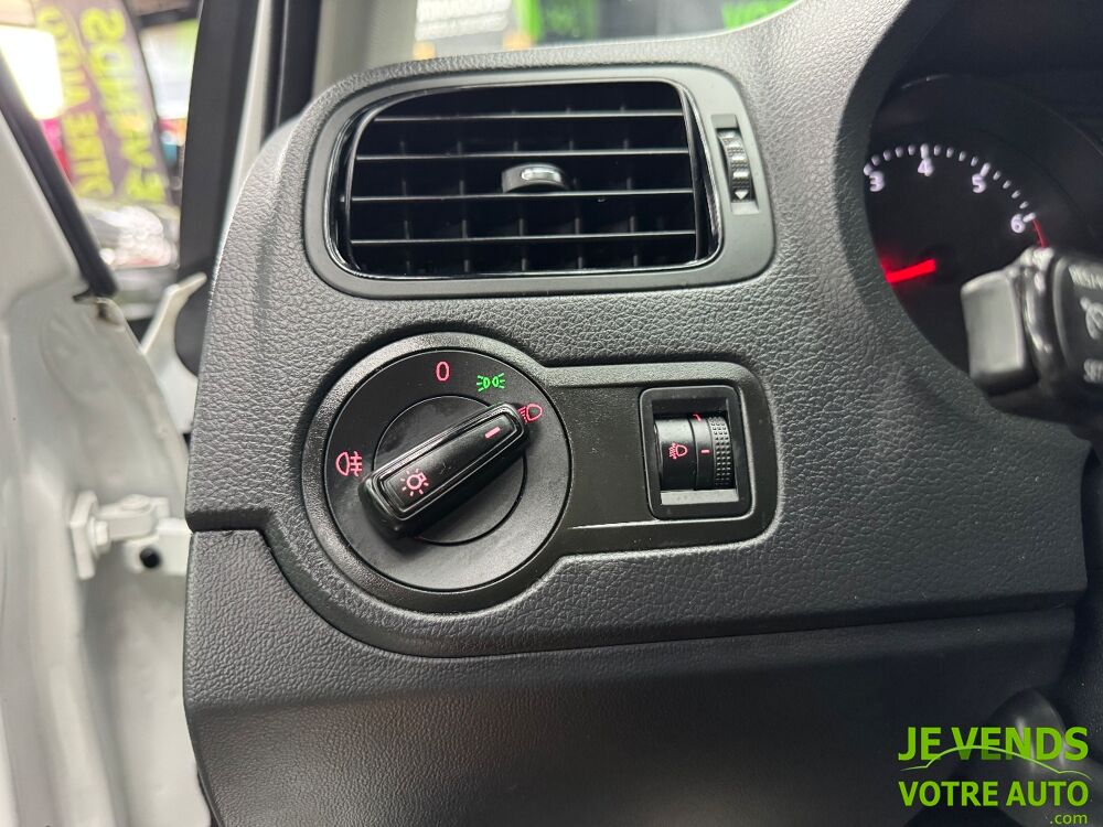 Polo 1.0 75ch Trendline 5p 2014 occasion 77240 Vert-Saint-Denis