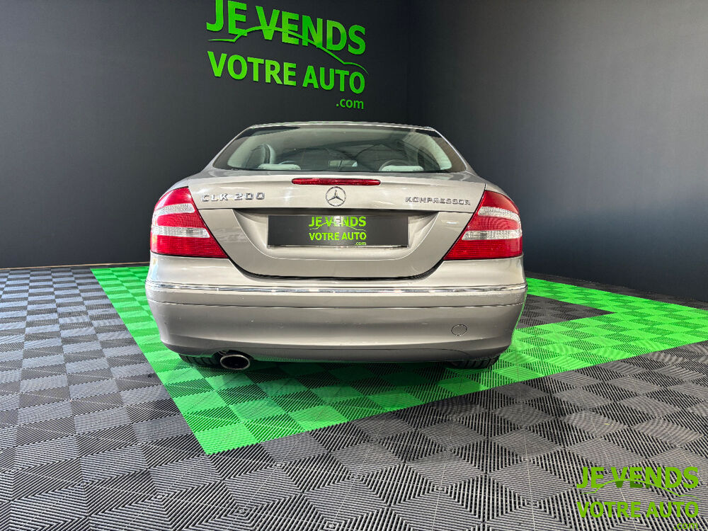 CLK II (C209) Coup&eacute; 200 1.8i KOMPRESSEUR 163 cv BA 2003 occasion 26200 Mont&eacute;limar