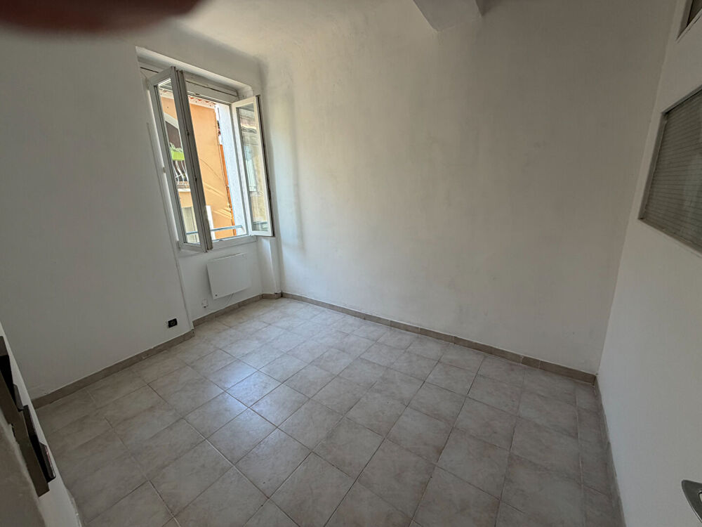 Location Appartement Appartement Le Beausset 2 pièces de 37.10 m²  A LOUER VIDE Le beausset