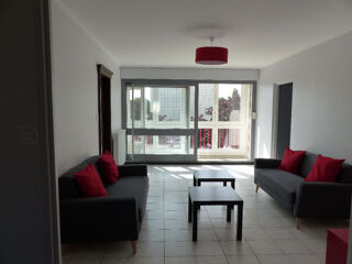  Appartement à louer 5 pièces 102 m²