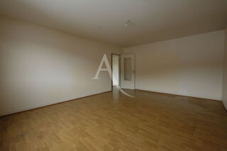  Appartement à louer 2 pièces 67 m²