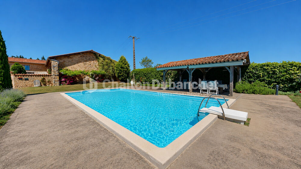 à vendre  Villa Saint-Paul-de-Vézelin (42590)