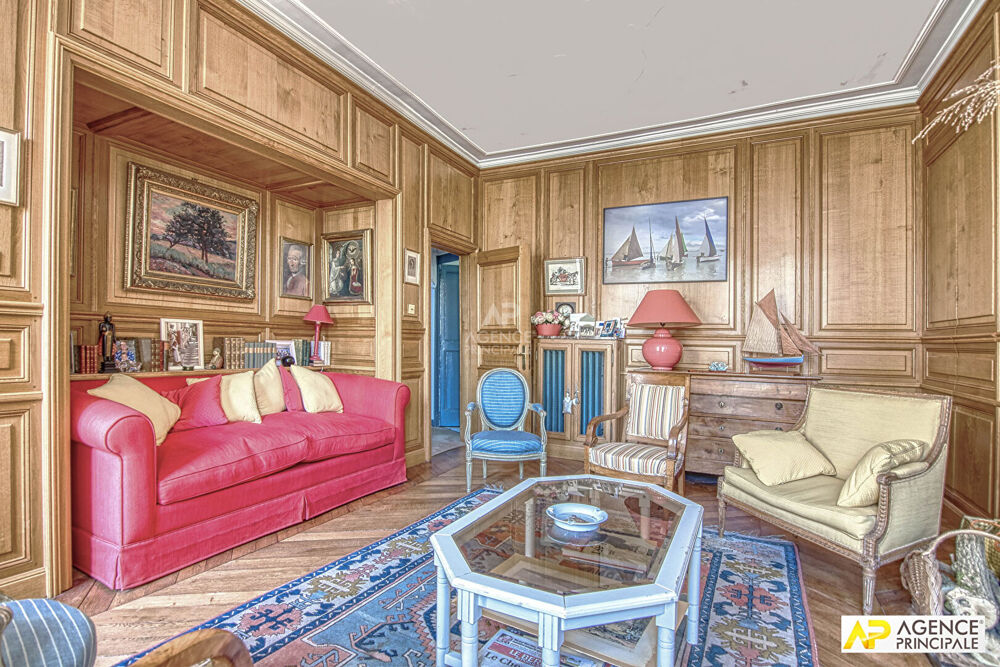Vente Appartement Versailles Notre-Dame Appartement 124.27 m² carrez traversant sud nord situé au 1er étage d'un très bel immeuble 18ème avec jard Versailles