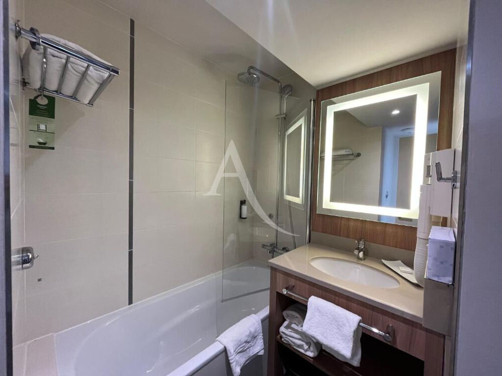 Appartement Roissy En France 1 pièce(s) 25 m2 , stationnement , Lmnp géré