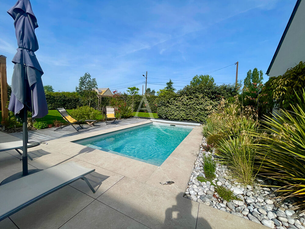 Vente Maison Maison familiale récente (2020)  5 chambres  Piscine chauffée  Prestations haut de gamme Cerelles
