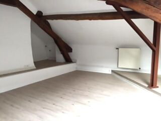  Appartement à louer 4 pièces 65 m²