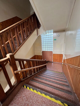  Immeuble à vendre 15 + pièces 2023 m²