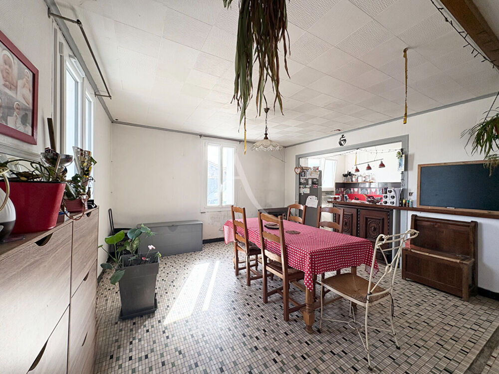 Maison 7 pièces - 5 chambres - Les Velluire sur Vendée
