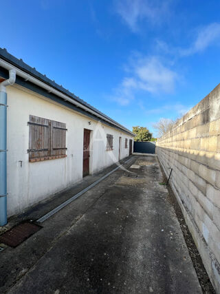  Parking / Garage à louer 1 pièce 15 m² Vaugrigneuse