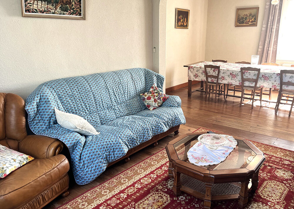 Vente Maison Ancien corps de ferme avec dépendances et potentiel Montmoreau saint cybard