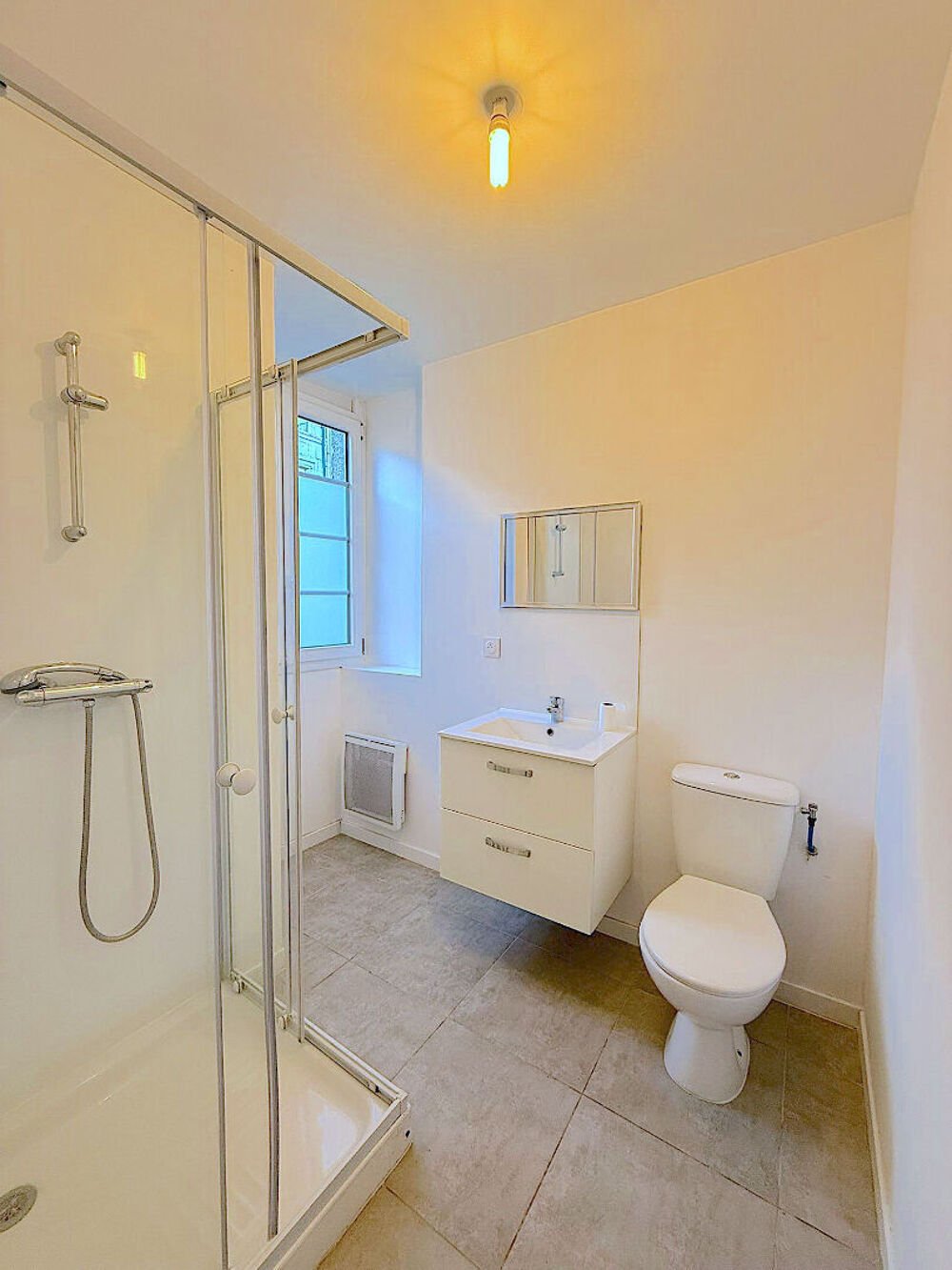 A LOUER APPARTEMENT DE TYPE 1 - MONTGUYON CENTRE