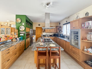  Maison  vendre 10 pices 265 m