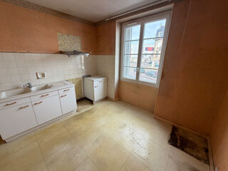  Immeuble à vendre 15 + pièces 562 m²