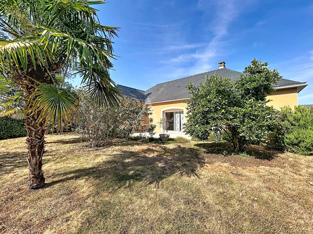 Maison Chateau Gontier Sur Mayenne 6 pièce(s) 136m²