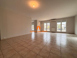  Appartement � louer 5 pi�ces 142 m�