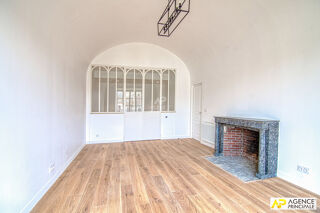  Appartement à louer 6 pièces 114 m²