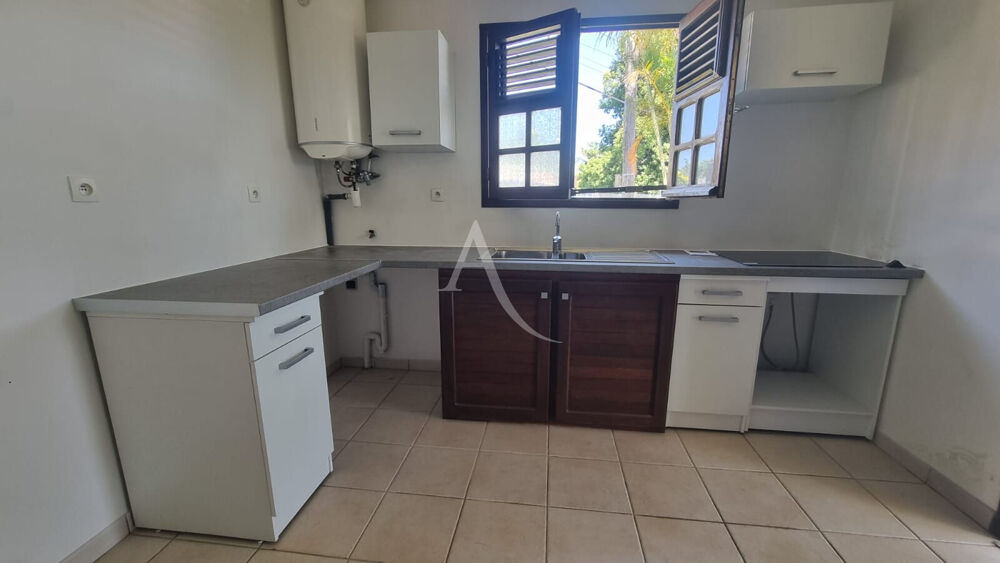 Villa rénovée Le Lamentin 3 pièce(s) 65.13 m2 exclusivement en habitation principale