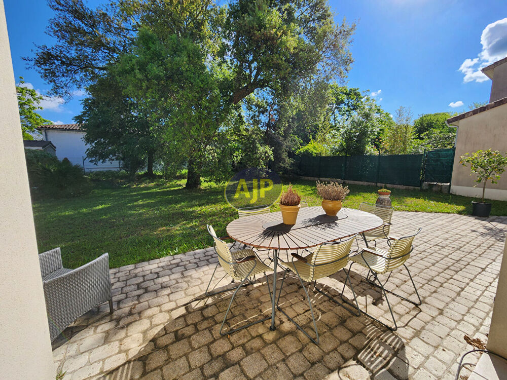 Vente Maison Maison 3/4 chambres -140m2 à Pessac vue sur le parc. Pessac