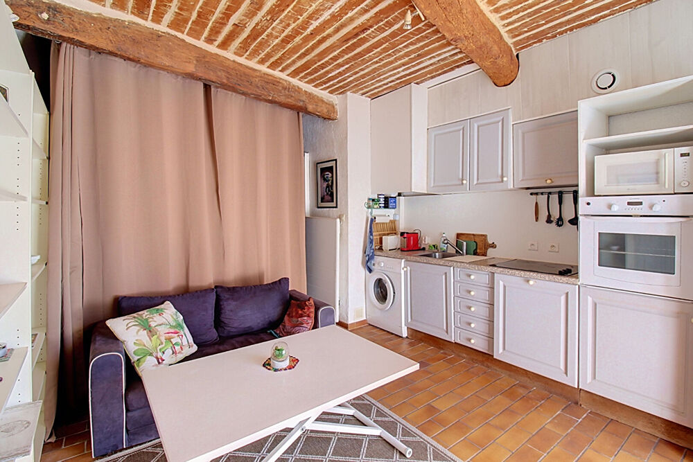 A VENDRE - CALLAS - Studio cosy de 24m² parfait pour investisseur ou premier achat