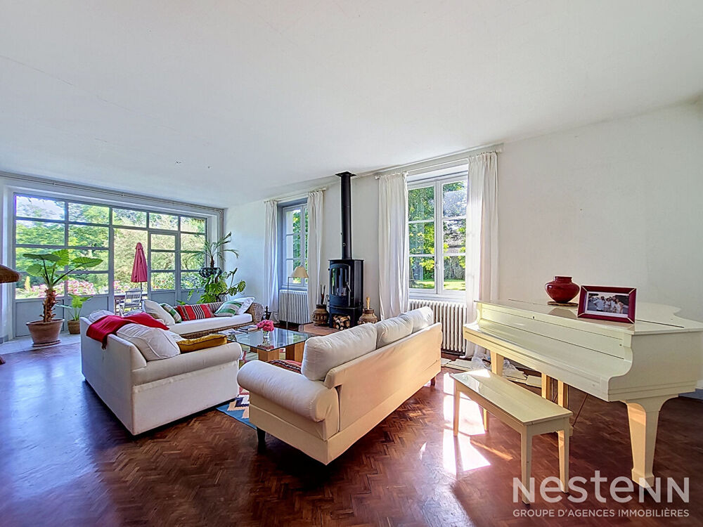 A Vendre Maison de Maître rénovée de 317 m² sur propriété arboré de près d'1,5 hectare