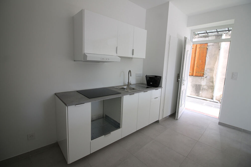 NIMES Quartier Grézan Bel appartement rénové P2 de 41,57m² au 1er étage sans ascenseur.