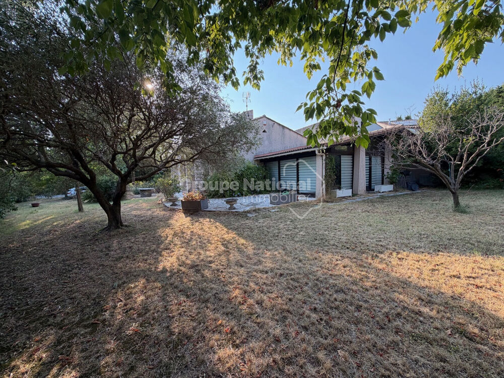 Clarensac - Villa plain-pied 3 chambres + bureau sur 1043m2 de terrain clos