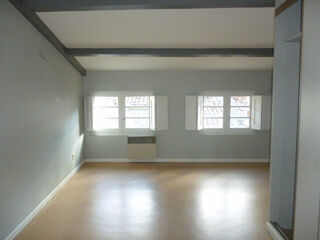  Appartement à louer 3 pièces 85 m²