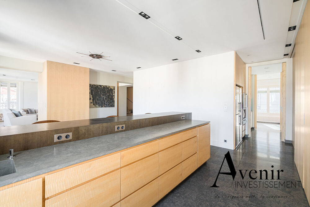 Lyon 2 Place des Jacobins - Appartement d'exception de 280m2 en dernier étage avec balcon - vue exceptionnelle