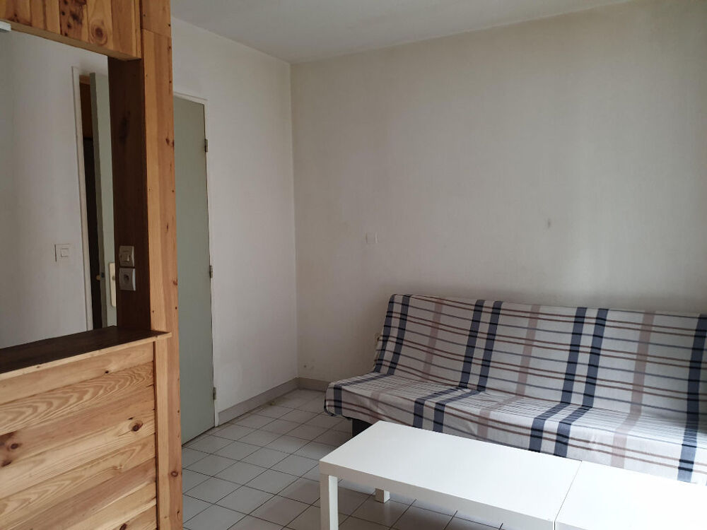 Location Appartement NIMES-LYCEE PHILIPPE LAMOUR - STUDIO 20.74 m2 EN REZ-DE-CHAUSSEE AVEC  FACILITÉ PARKING Nimes