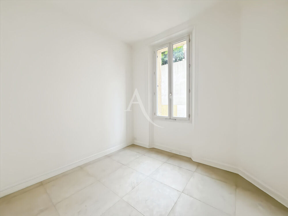 Location Appartement LOCATION NUE A L ANNEE BEAU 2 PIECES  -  CANNES Cannes