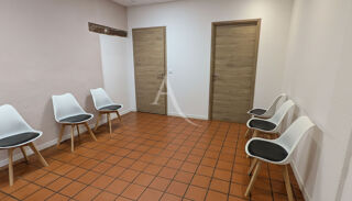   Bureaux Isle Jourdain 4 pièce(s) 140 m2 L isle jourdain