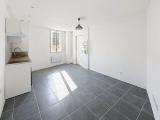  Appartement à louer 3 pièces 45 m²
