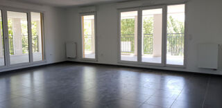  Appartement à louer 4 pièces 93 m²