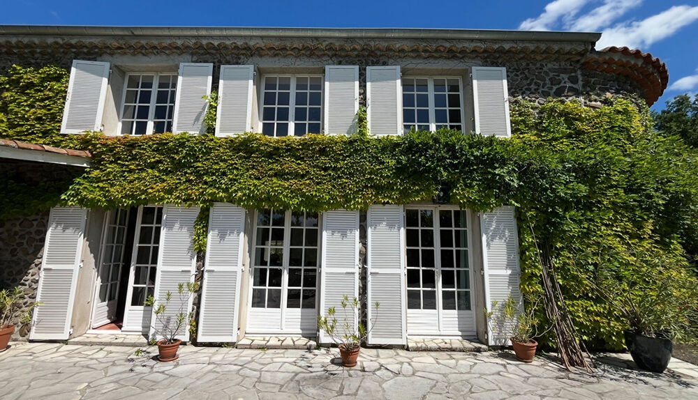 Vente Villa Chomérac, Ardèche. Propriété de caractère avec piscine à débordement Chomerac