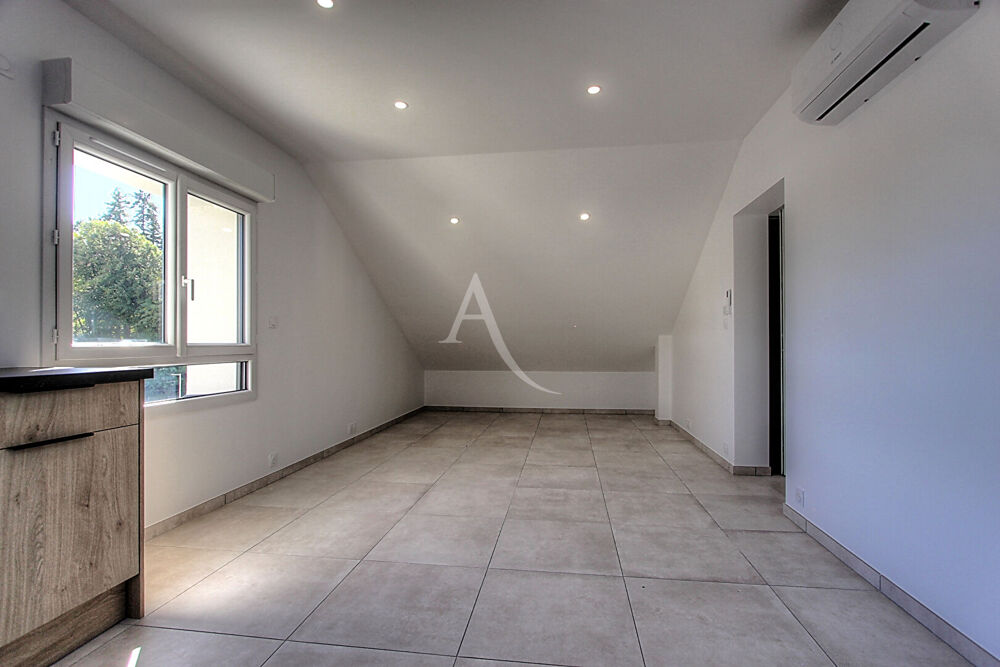 Vente Appartement Appartement  2 pièces 35 m2 avec place de parking La ravoire