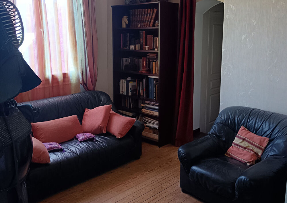 ESSONNE, 40k sud du Paris, Maison Meulière de 7 Chambres, piscine, presque 1 hectare du terrain