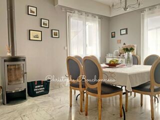  Villa  vendre 8 pices 310 m