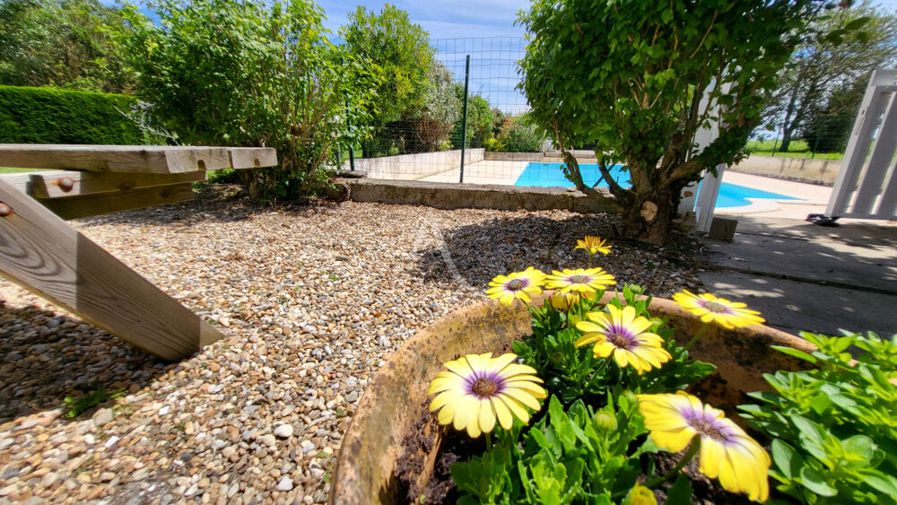 Maison Mortagne Sur Gironde 4 pièce(s) 135 m²