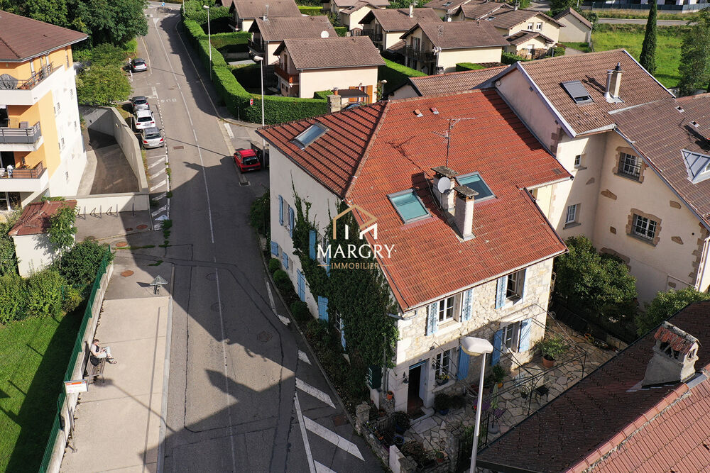 Vente Maison Maison de caractère au centre du village. Cessy