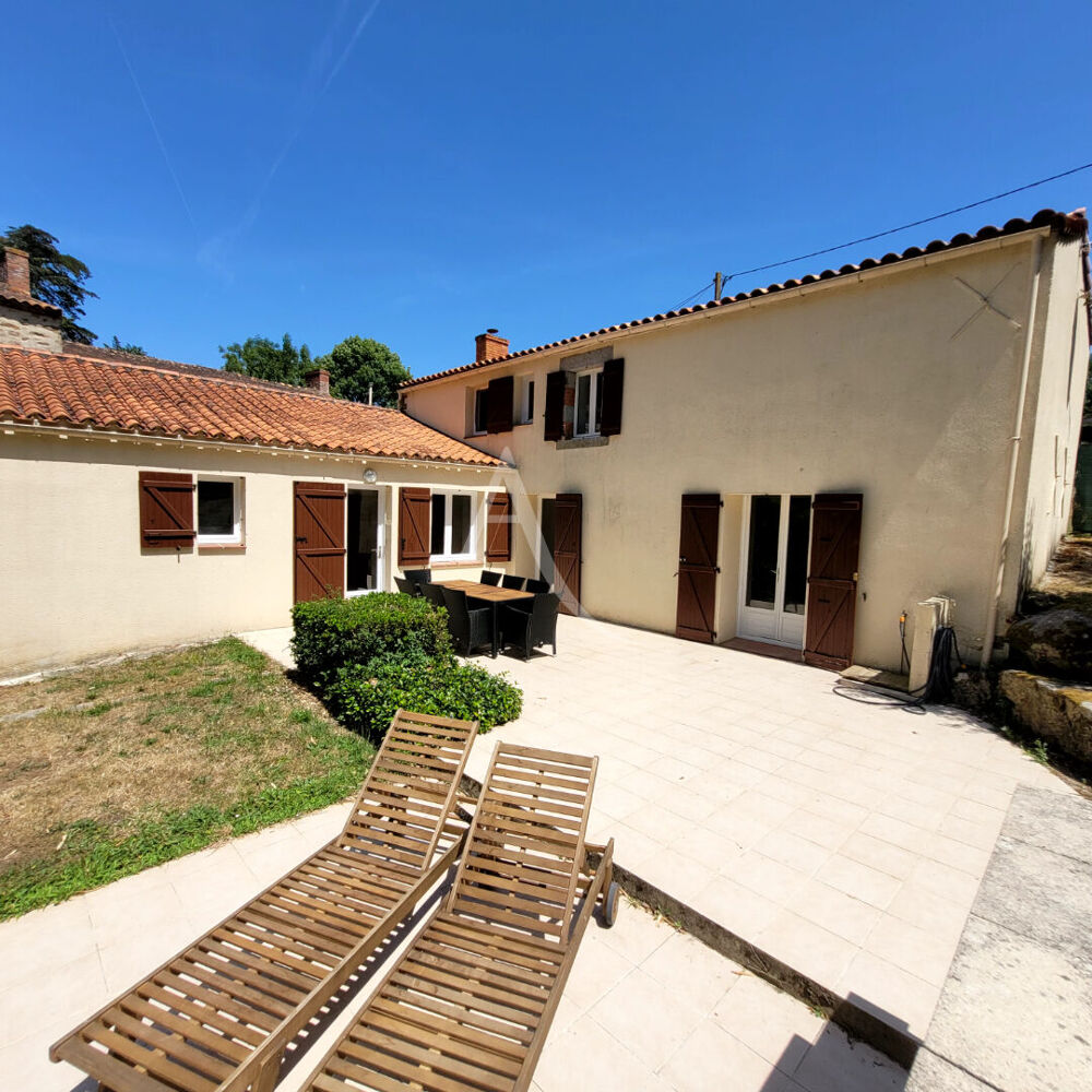 Maison 4 pièces 99 m² · à Saint Avaugourd des La... · 99 m² · 171 300 €
