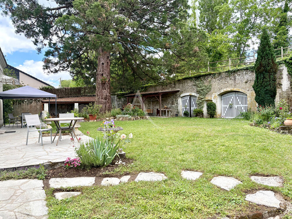 Maison Saint Julien De Chédon - 296 m2