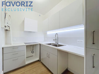  Appartement à louer 4 pièces 156 m²