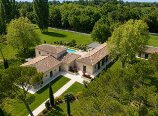  Maison à louer 15 + pièces 520 m²