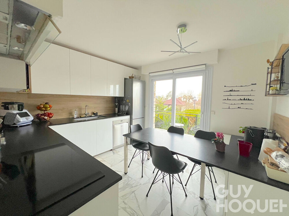 Maison Magny Les Hameaux 9 pièce(s) 261 m2