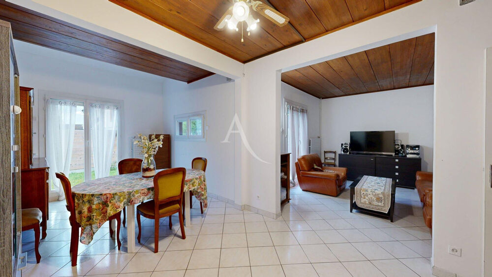 VAURÉAL - LA MAISON FAMILIALE QUI A TOUT POUR PLAIRE !!!