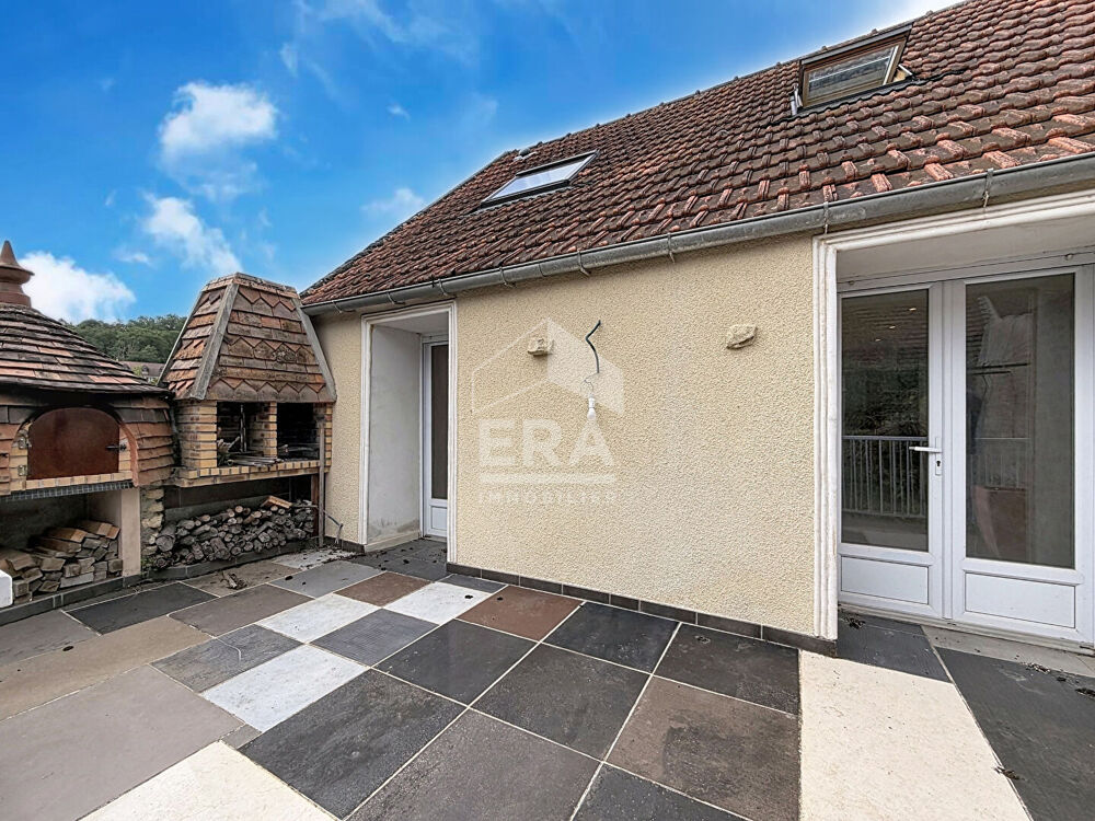 À vendre Maison avec cour, terrasse et annexes